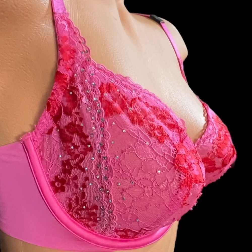 Victoria's Secret Rhinestone Embellished Lace Unlined bra Pink / Red 32DD